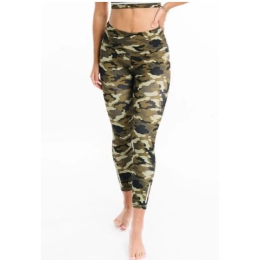 Zyia Active Light Green Camo Reflective Soft n Snug Mid-Rise  SZ 4